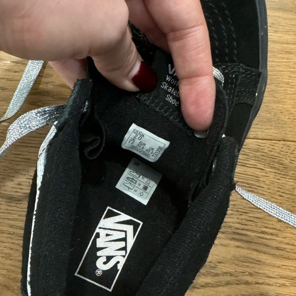 Vans GS SK8-Hi MTE - Youth Size 2‎ - Black Suede & Sparkle - EUC - Picture 2 of 10